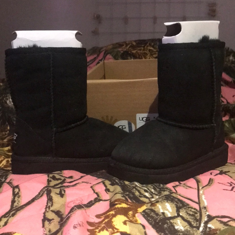 UGGS